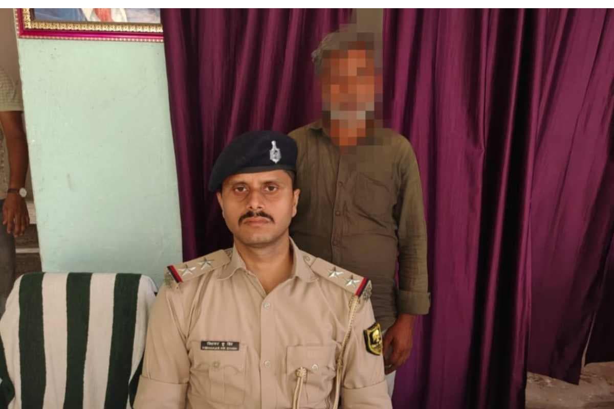 सीतामढ़ी: आर्म्स और जिंदा कारतूस के साथ शातिर गिरफ्तार, भेजा गया जेल
