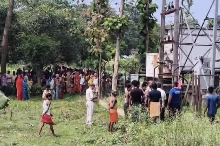 सीतामढ़ी: शादी से इनकार करने पर बिजली के ऊंचे टावर पर चढ़ा प्रेमी, पुलिस परेशान