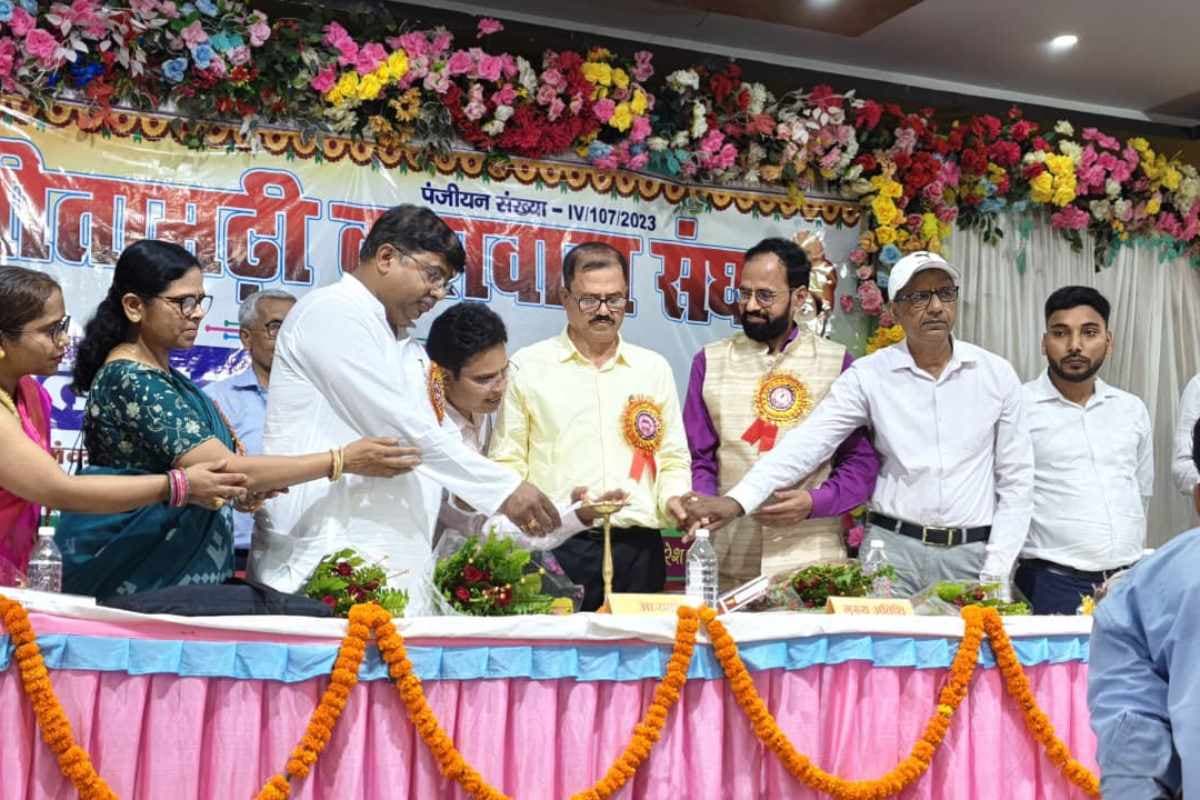 सीतामढ़ी: कुशवाहा संघ ने मेधावी छात्रों को किया सम्मानित, शिक्षा और जागरूकता पर जोर