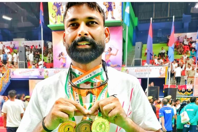 Sitamarhi: जिले के लाल का कमाल, ऑल इंडिया पुलिस बैडमिंटन में जीते दो गोल्ड सहित तीन पदक