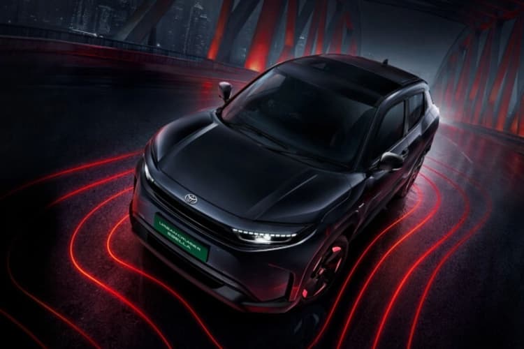 आ गई Toyota की पहली इलेक्ट्रिक SUV, एक बार चार्ज करने पर चलेगी 543Km