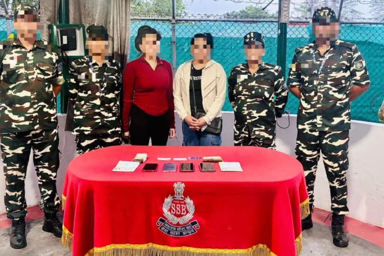 भारत-नेपाल सीमा पर फर्जी इमिग्रेशन स्टैम्प रैकेट का पर्दाफाश; दो थाईलैंड की महिलाएं गिरफ्तार, एजेंट फरार