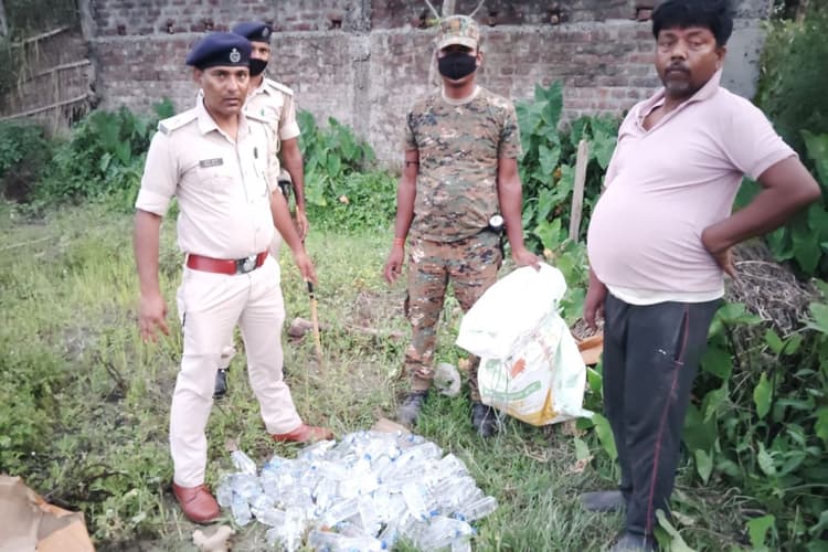 सुपौल में मद्य निषेध विभाग का बड़ा एक्शन: 88 बोतल नेपाली शराब के साथ तस्कर गिरफ्तार, भेजा गया जेल