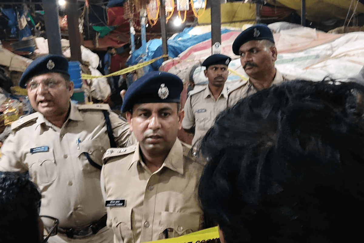 ब्लैकआउट के दौरान मसाला कारोबारी की गोली मारकर हत्या, मुसल्लहपुर हाट में दहशत