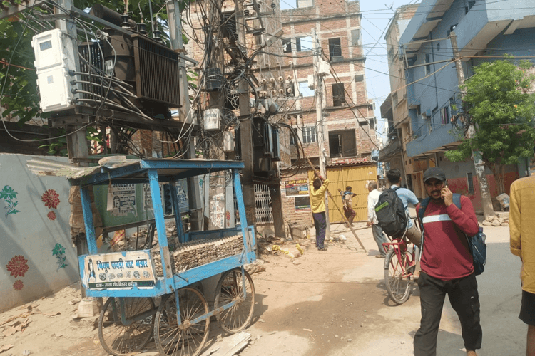 बिहार शरीफ में त्राहिमाम: भीषण गर्मी से चरमराई बिजली व्यवस्था, ओवरलोड के कारण 128 जगहों पर फॉल्ट