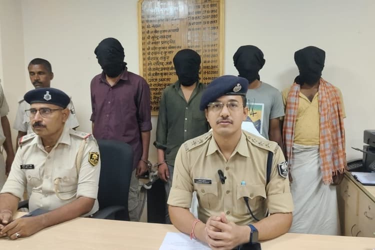 14 घंटे में नालंदा पुलिस का बड़ा एक्शन, लूटकांड का खुलासा, हथियार और कैश के साथ 5 अपराधी गिरफ्तार