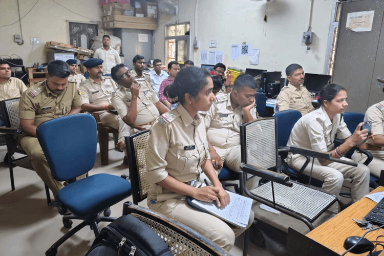 रोहतास के 7 नए थानों में बढ़ेगी डिजिटल निगरानी, CCTNS को लेकर पुलिसकर्मियों को दिया गया ऑनलाइन प्रशिक्षण