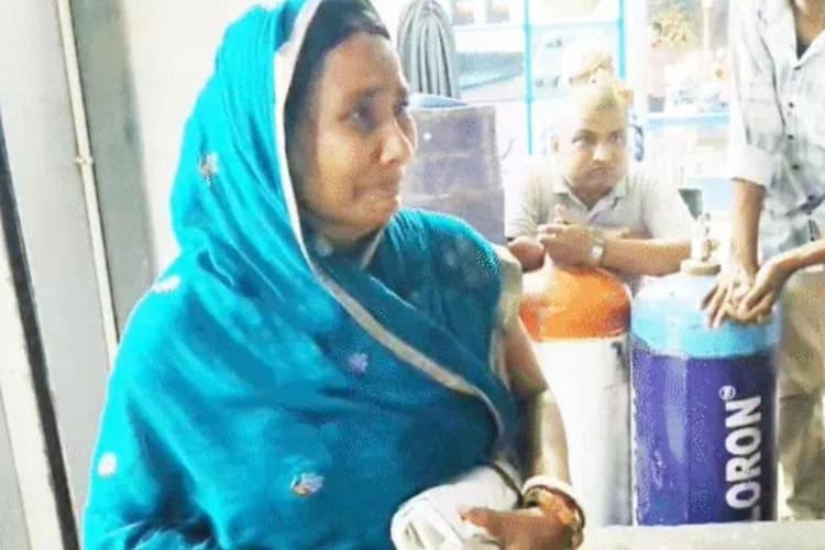 बेगूसराय में मदद के बहाने एटीएम ठगी का खेल, महिला के खाते से उड़ाए 22,500 रुपये, कार्ड फंसाकर बनाया शिकार