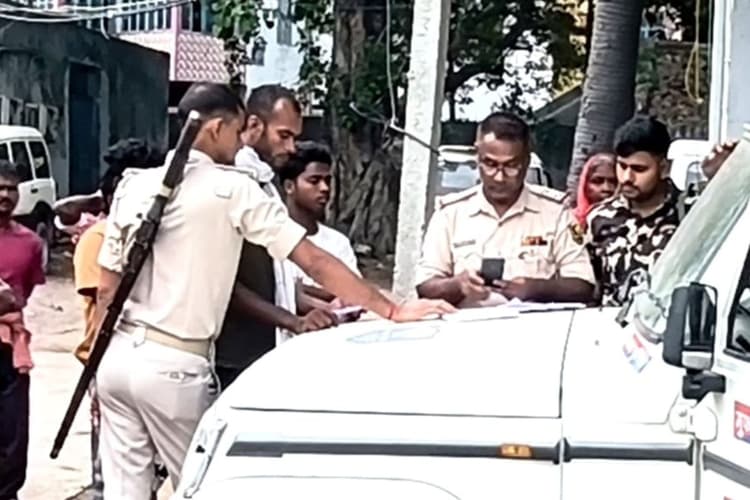 नवादा में तेज रफ्तार का कहर, घर लौट रहे युवक को अज्ञात वाहन ने मारी टक्कड़, मौके पर मौत