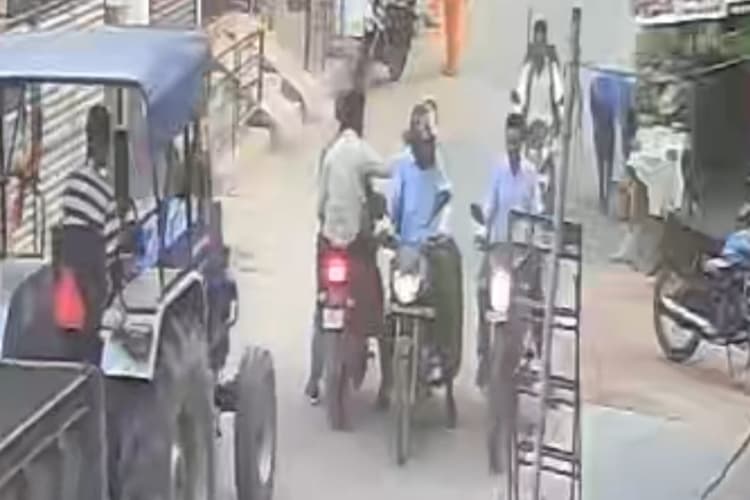 नगर थाना क्षेत्र में दिनदहाड़े चेन स्नैचिंग, इलाके में दहशत