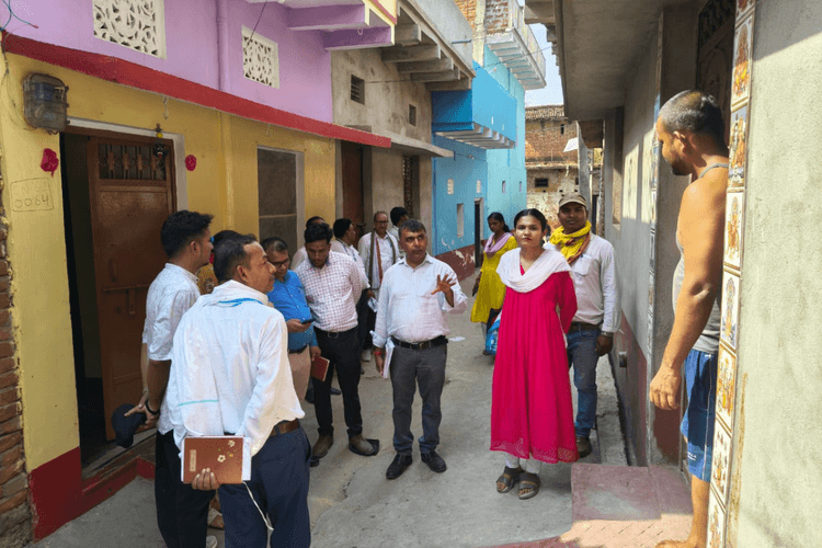 रोहतास के नोखा में जनगणना कार्य का औचक निरीक्षण,सहायक निदेशक और डीएसओ ने जांची प्रपत्रों की शुद्धता