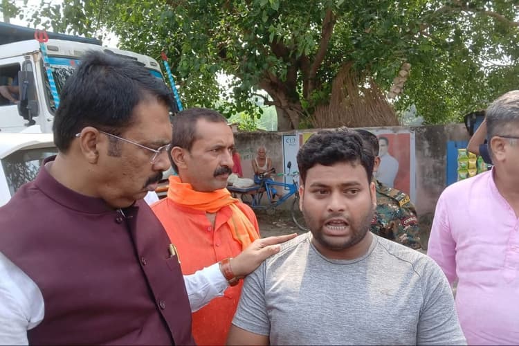 बेगूसराय में मीरा ज्वेलर्स के मालिक से डेढ़ लाख की लूट, घटना से 4 दिन पहले हुआ था जानलेवा हमला