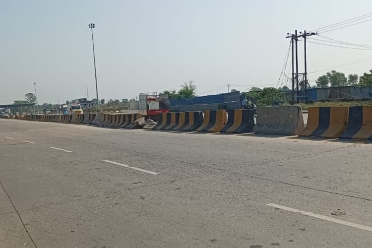 नालंदा वेना टोल प्लाजा की व्यवस्था से सरमेरा रूट पर बढ़ी परेशानी 13 KM अतिरिक्त दूरी तय करने को मजबूर हैं वाहन चालक