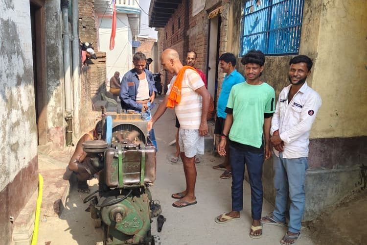 आंधी-तूफान से दो दिनों से ठप बिजली, कैमूर में पानी के लिए तरस रहे लाखों लोग