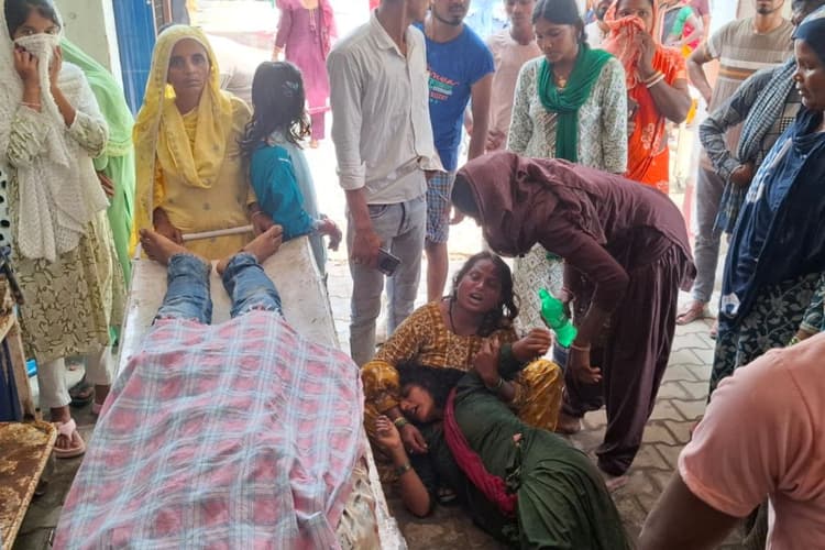 पेट्रोल पंप के पास दो बाइकों में भीषण भिड़ंत, 25 वर्षीय युवक की मौके पर मौत, एक गंभीर