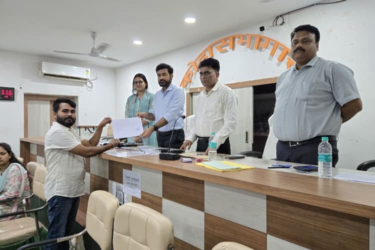 कोढ़ा में सशक्त स्थायी समिति के 3 पदों पर निर्विरोध चुनाव संपन्न; पूजा, धर्मवीर और बिमल बने सदस्य, समर्थकों में उत्साह
