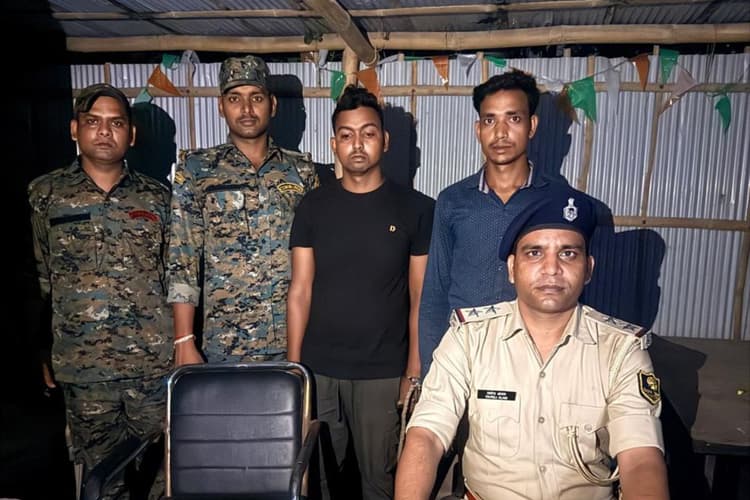 कटिहार पुलिस की बड़ी कार्रवाई: 100 ग्राम स्मैक के साथ दो अंतर-जिला तस्कर गिरफ्तार, बाइक भी जब्त