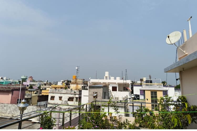 रविवार को 36 डिग्री सेल्सियस पहुंचेगा पारा, खिली धूप से उमस भरी गर्मी से मिलेगी राहत, जानें डॉक्टरों की सलाह