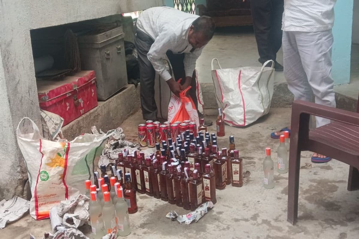 गया में भारी मात्रा में विदेशी शराब बरामद, ट्रेन से तस्करी, जानिए डिलीवरी का तरीका