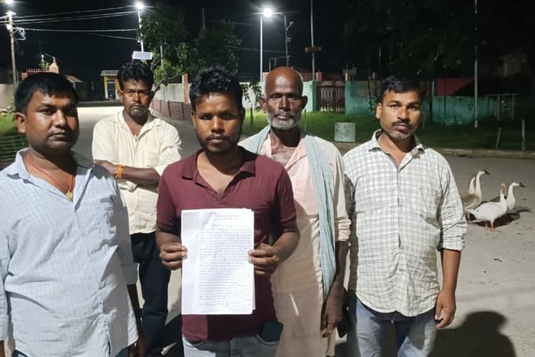 नरपतगंज के अंचरा में दहेज की खातिर विवाहिता की गला दबाकर हत्या, शव छोड़ भागे ससुराल वाले; जांच में जुटी FSL टीम