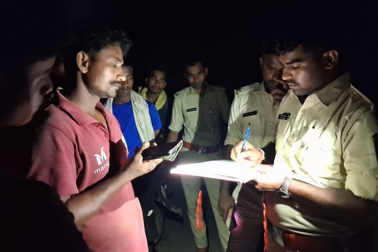 रूपौली में तेंदुए की मौत के बाद दूसरे तेंदुए की आहट से दहशत, रात में ग्रामीण के आंगन तक पहुंचा, वन विभाग ने सुरक्षित किए पंजों के निशान