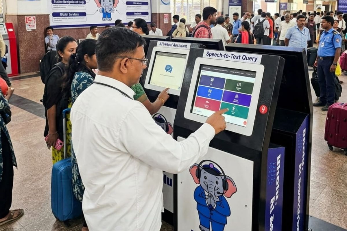 रेलवे स्टेशनों पर AI का कमाल: अब ‘भोलू मिनी’ और ‘भोलू मैक्स’ करेंगे यात्रियों की मदद