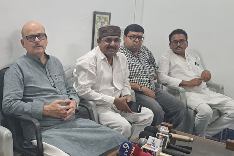 केंद्र सरकार गाय को दे राष्ट्रीय पशु का दर्जा, बढ़ती महंगाई पर भी घेरा: सांसद तारिक अनवर