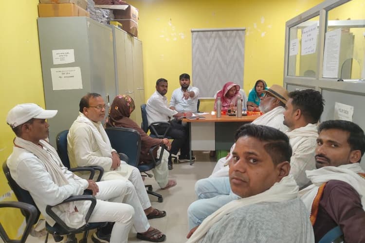 Sasaram News : विकास की डबल सौगात : हाईमास्क लाइट से जगमगाएगा शहर, महिलाओं को मिलेंगे आधुनिक शौचालय