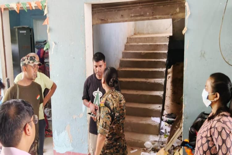 ओबरा के खुदवां ग्रामीण बैंक में चोरी का प्रयास, खिड़की तोड़कर घुसे चोर हुए असफल