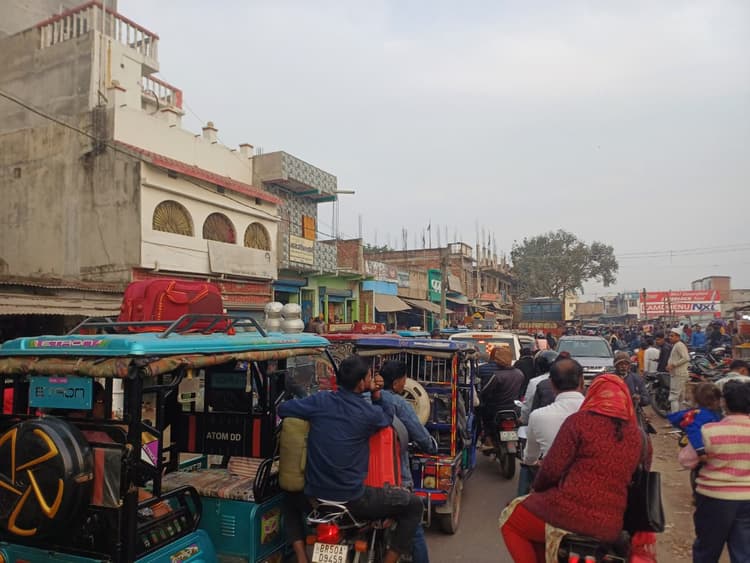 अतिक्रमण से किशनपुर बाजार में रोज लग रहा जाम