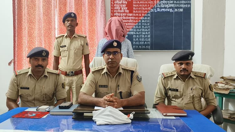 सहरसा में पैक्स अध्यक्ष अवैध हथियार और गोली के साथ गिरफ्तार