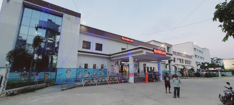 वायरल वीडियो के बाद सदर अस्पताल की व्यवस्था पर सवाल, पोस्टमार्टम हाउस की लापरवाही उजागर