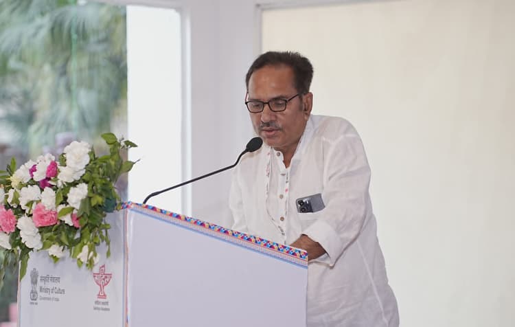 लेखक रमण कुमार सिंह को मिलेगा प्रथम डॉ मनोरंजन झा स्मृति साहित्य सम्मान