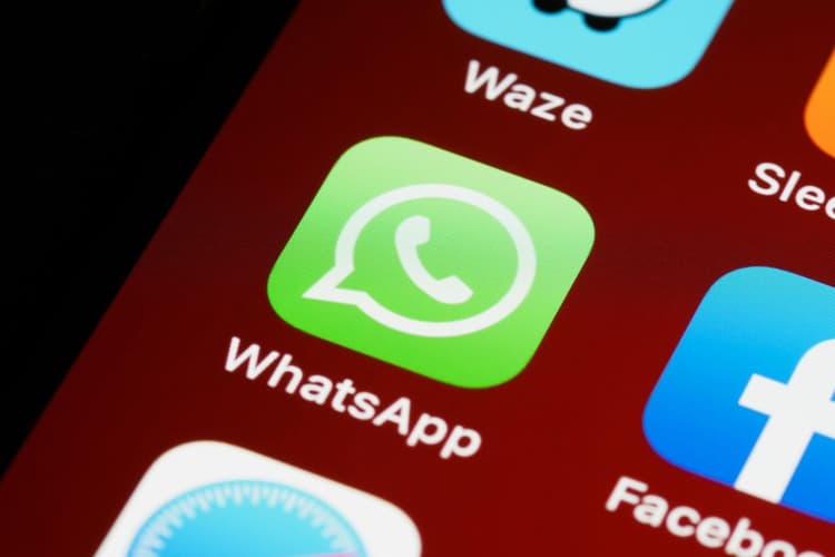 चुपचाप देखना चाहते हैं किसी का भी WhatsApp स्टेटस? ये 3 तरीके आएंगे आपके काम
