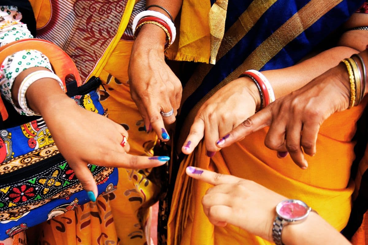 बंगाल में आधी आबादी ने किया महापरिवर्तन, पुरुषों को पछाड़ महिलाएं बनीं ‘किंगमेकर’, वोटिंग में रचा इतिहास