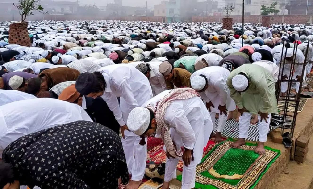 पश्चिम बंगाल में अब ईद पर एक दिन की छुट्टी, शुभेंदु सरकार की ओर से अधिसूचना जारी पश्चिम बंगाल में अब ईद पर एक दिन की छुट्टी, शुभेंदु सरकार की ओर से अधिसूचना जारी