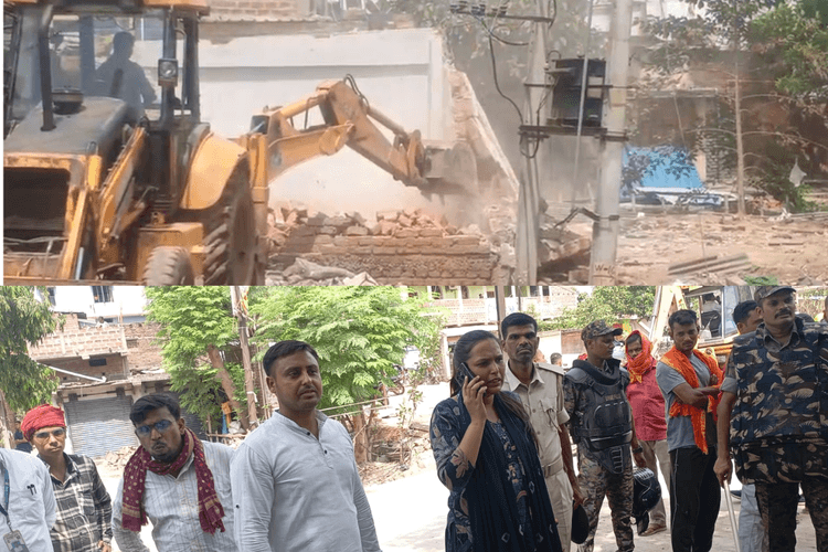 Arrah News: सार्वजनिक भूमि पर चला प्रशासन का बुलडोजर, अतिक्रमण हटाने के लिए अभियान तेज