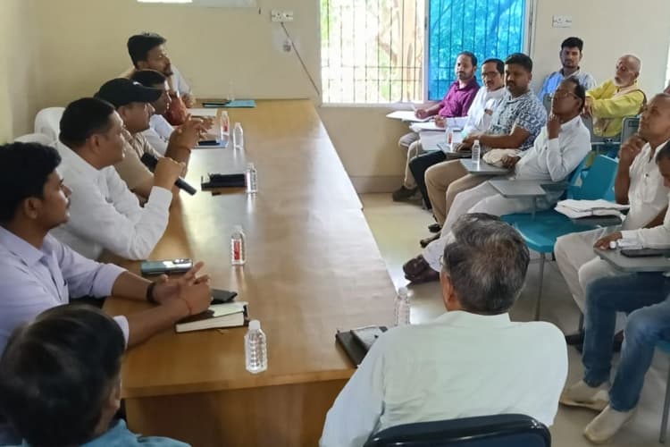 वाराणसी-कोलकाता एक्सप्रेस-वे की मापी पर गरमाया मामला, किसानों में विरोध और समर्थन दोनों