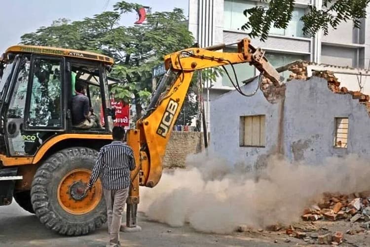 बिहार में अब हाईवे किनारे चलेगा बुलडोजर, 20 दिन में अवैध ढाबा-होटल और अतिक्रमण हटाने का फरमान