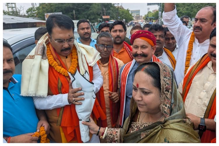 बगहा में भाजपा प्रदेश अध्यक्ष संजय सरावगी का भव्य स्वागत, कार्यकर्ता में दिखा उत्साह