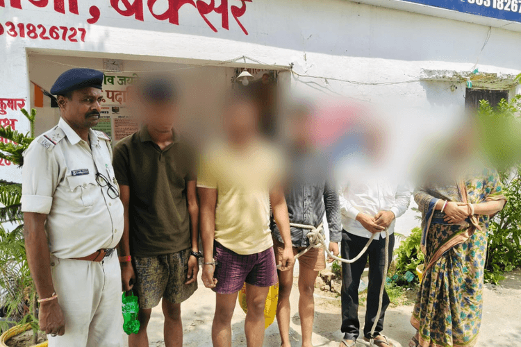 बक्सर में प्रेम विवाह से बौखलाए परिजन: बेटी को बनाया बंधक, माता-पिता समेत तीन भाई गिरफ्तार