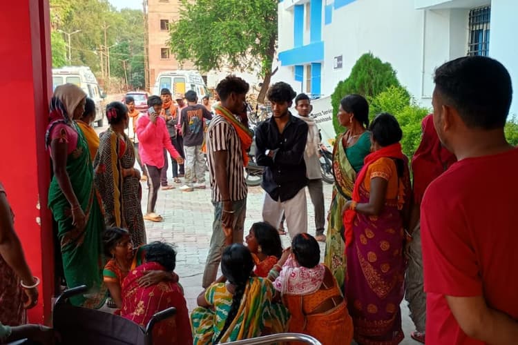 चतरा में मचान टूटने से एक मजदूर की मौत, दूसरा गंभीर रूप से घायल