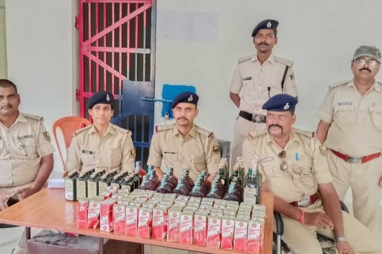 दरभंगा: बिरौल में पुलिस की बड़ी कार्रवाई, सुपौल बाजार से शराब की खेप जब्त