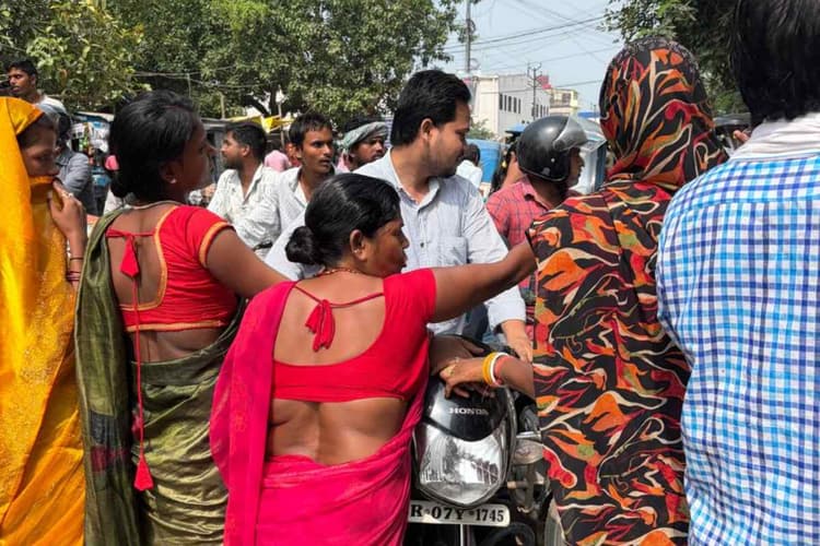 दरभंगा: डीएमसीएच में एक्सरे जांच ठप, नाराज मरीजों और परिजनों जाम किया सड़क