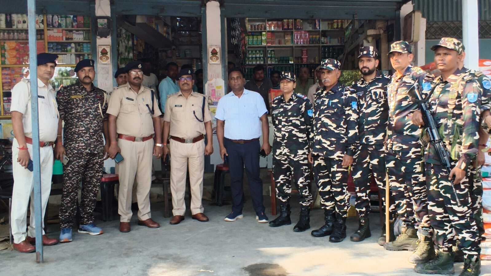 SUPAUL : भीमनगर के चंदन ट्रेडर्स में छापेमारी, 13,65,050 भारतीय व नेपाली 8,83,600 रुपये जब्त
