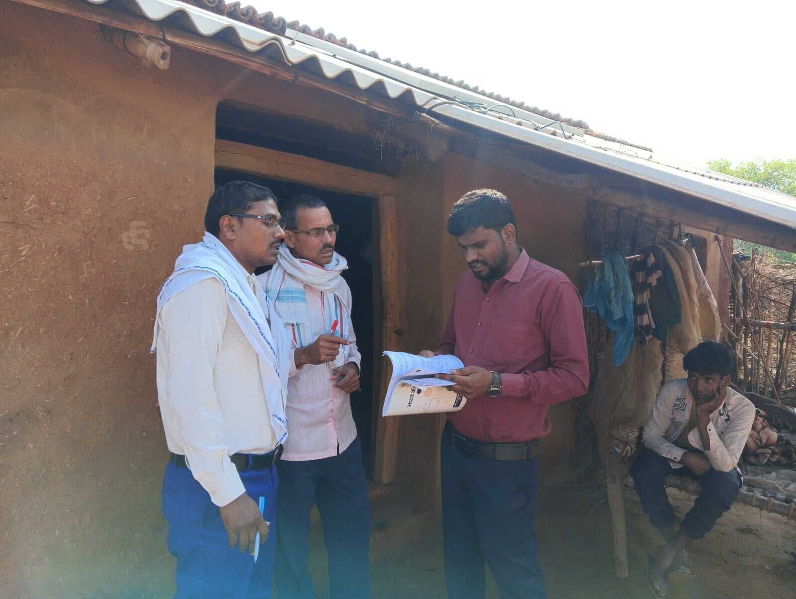 अधौरा में जनगणना कार्य तेज, 126 प्रगणक 21 पर्यवेक्षक नियुक्त