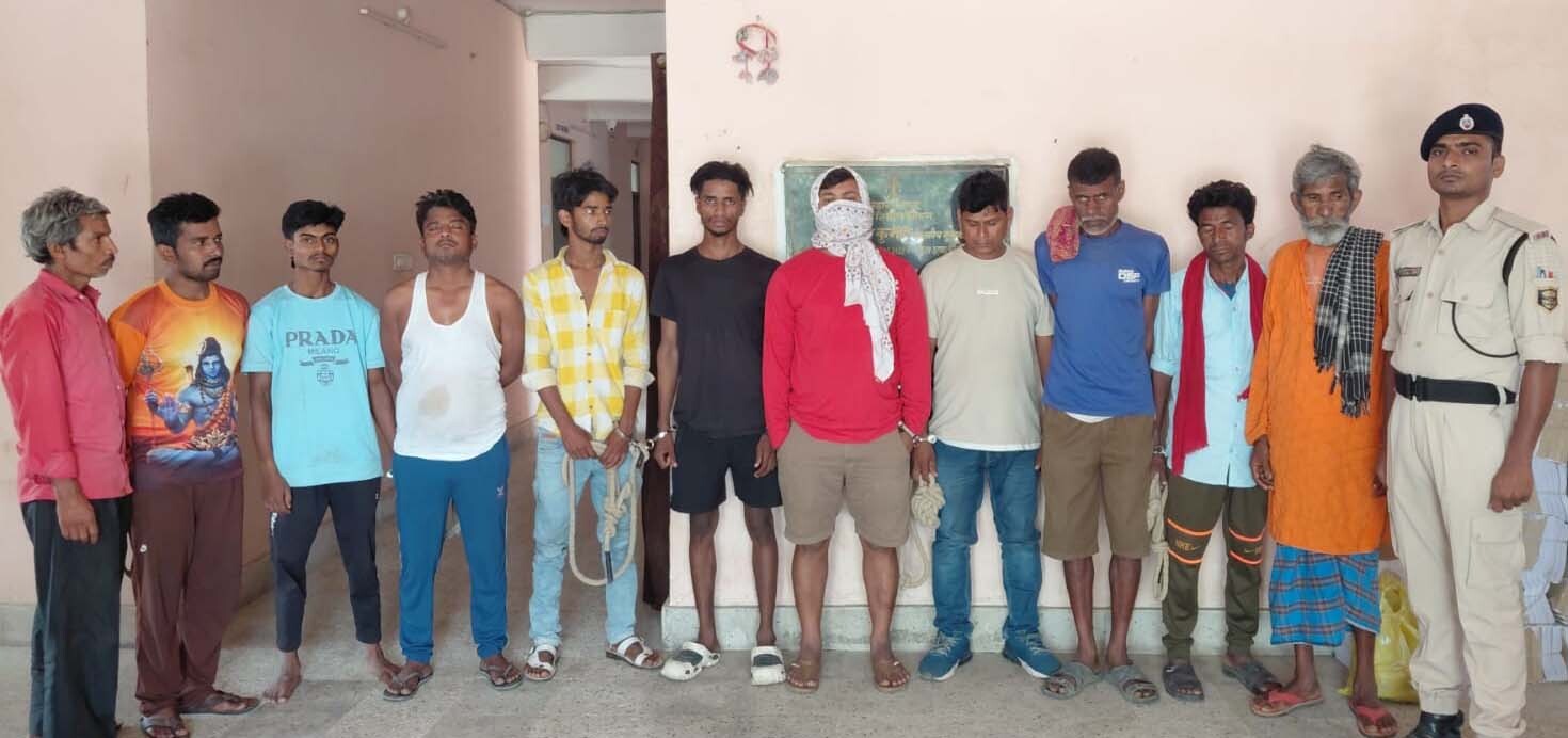 62 लीटर देसी शराब के साथ दो तस्कर गिरफ्तार