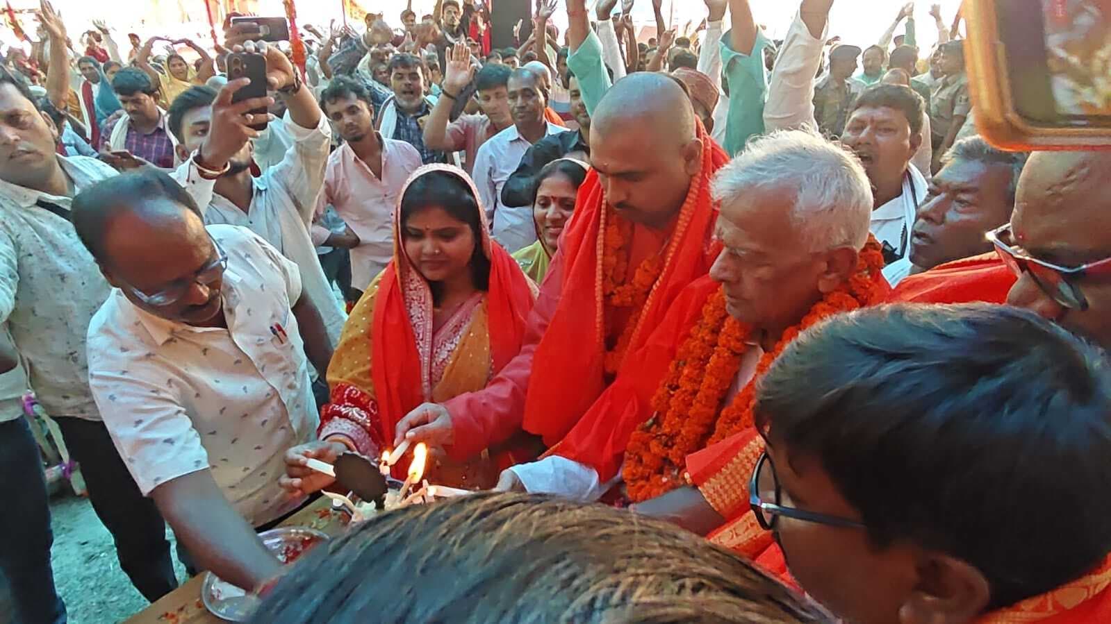 पनसलवा में तीन दिवसीय रामधुनी यज्ञ का विधायक ने किया उद्घाटन