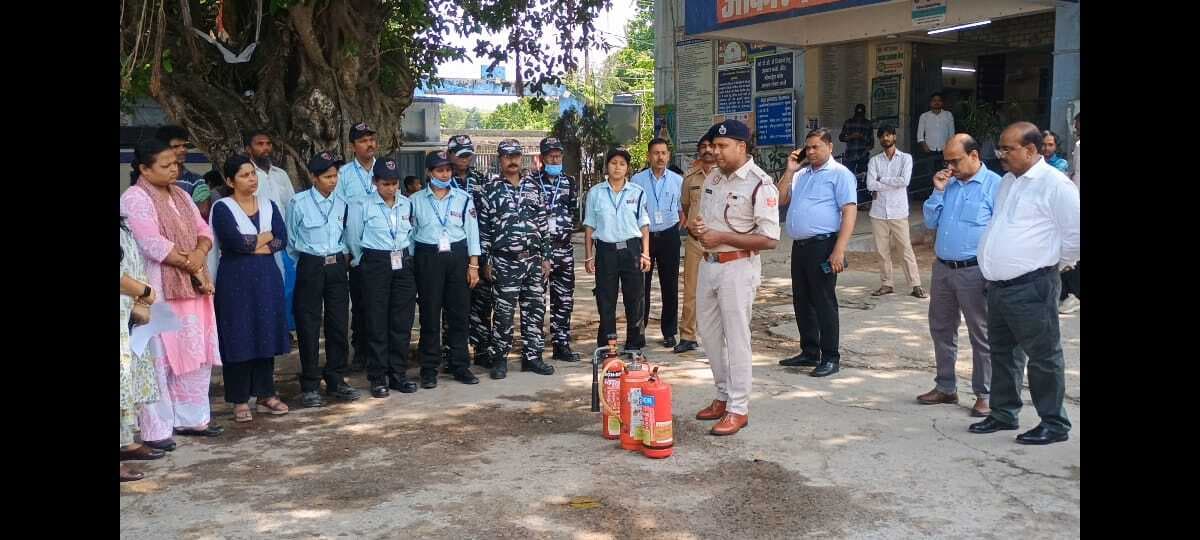 किशनगंज सदर अस्पताल में फायर सेफ्टी मॉक ड्रिल से आपदा प्रबंधन का अभ्यास