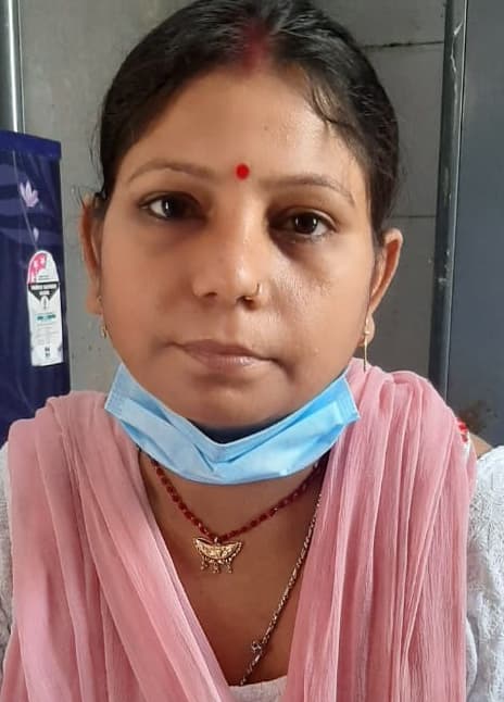 देवदूत से कम नहीं सेवा व समर्पण भाव से मरीजों की देखभाल में लगी सिस्टर्स